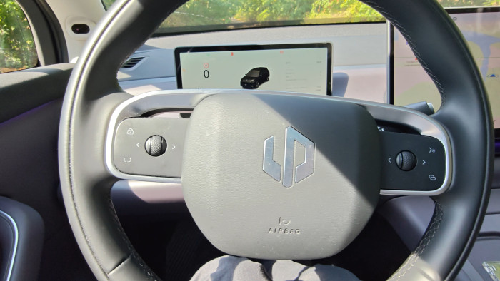 Das Lenkrad des C10 (Bild: Martin Wolf/Golem.de)